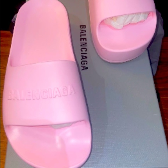 *BALENCIAGA BAG* & SLIDE TO MATCH THIS IS TWO ITEMS SOLD TOGETHER!!! - Picture 3 of 6